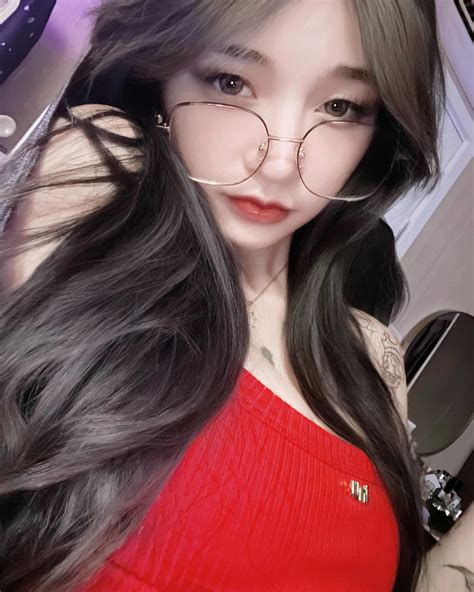 Ver en a la carta Yukii199 onlyfans 2 736.