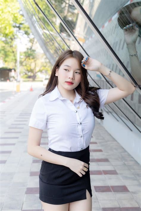 _junekanok_. กงสุลการกร