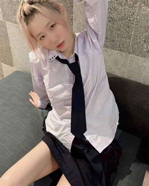 คลิปหลุด onlyfans pmuayp น้องหมวยพีนุ่งผ้าขนหนูตั้งกล้องขย่มควยเอาใจแฟนคลับแอ็กล้อก ขย่มไปขย่มมาผ้าขนหนูเกือบหลุดเกือบได้เห็นนม.